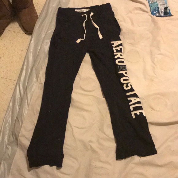 I’m selling a pair of aēropostale sweatpants . - Picture 1 of 3
